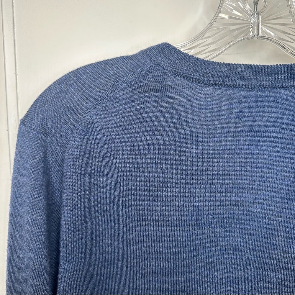 Jos A Banks Traveler Performance Tailored Merino V-Neck blue Sweater sz large - Picture 5 of 5